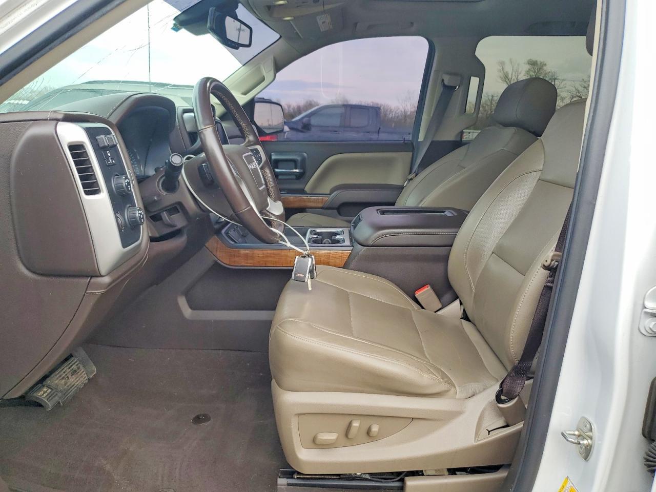 GMC Sierra 1500 4WD Crew Cab 143.5" SLT 2018