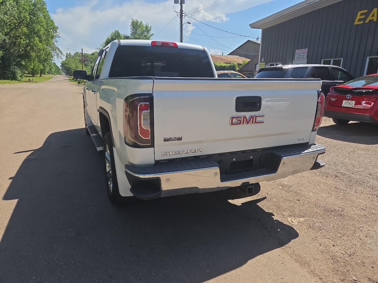 GMC Sierra 1500 4WD Crew Cab 143.5" SLT 2018