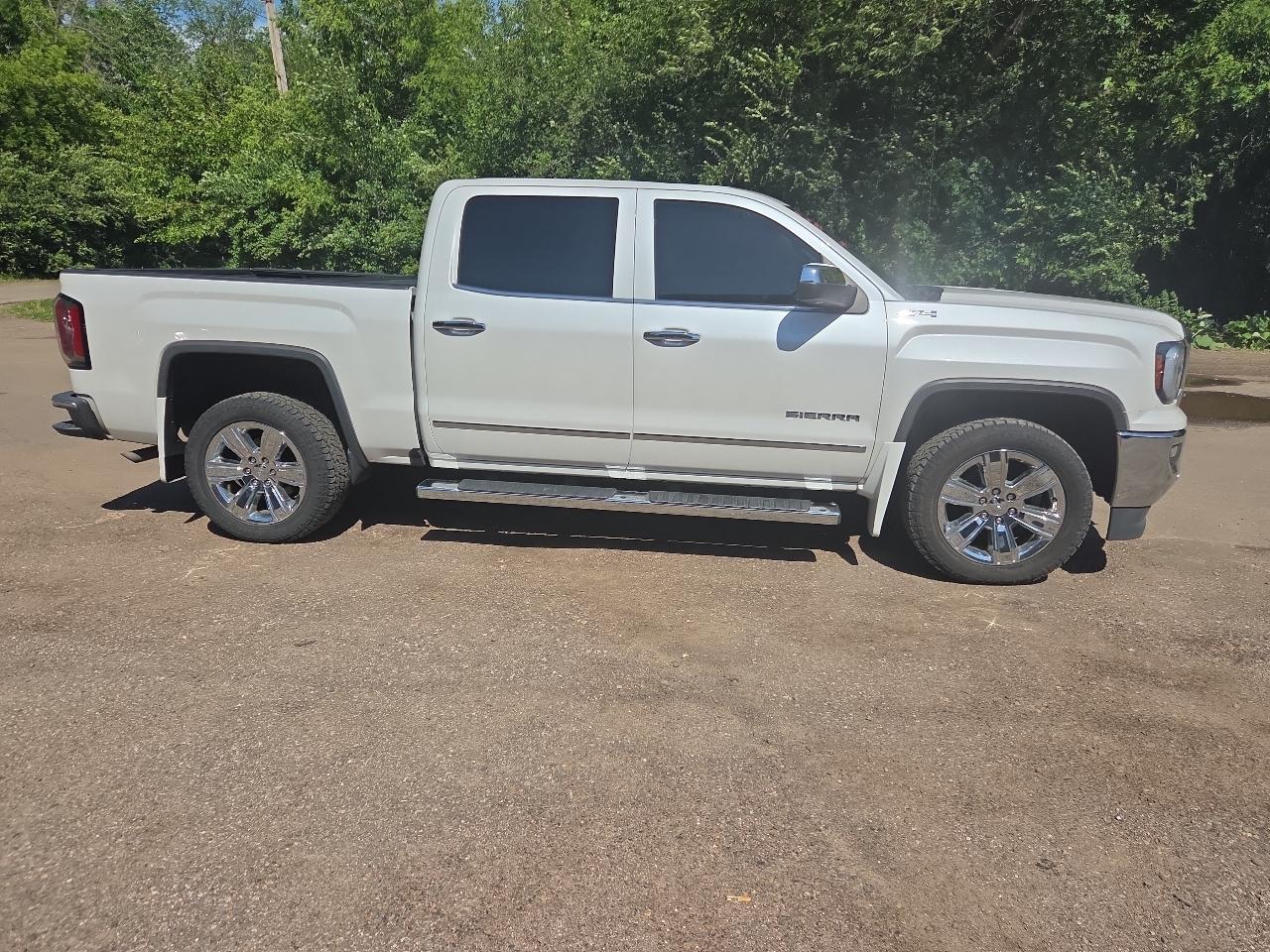 GMC Sierra 1500 4WD Crew Cab 143.5" SLT 2018