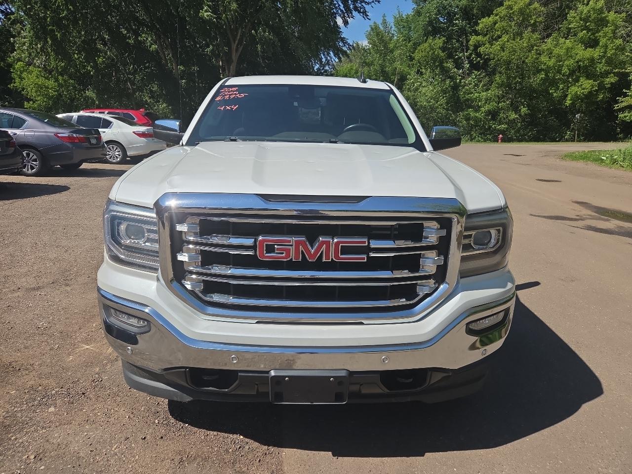 GMC Sierra 1500 4WD Crew Cab 143.5" SLT 2018