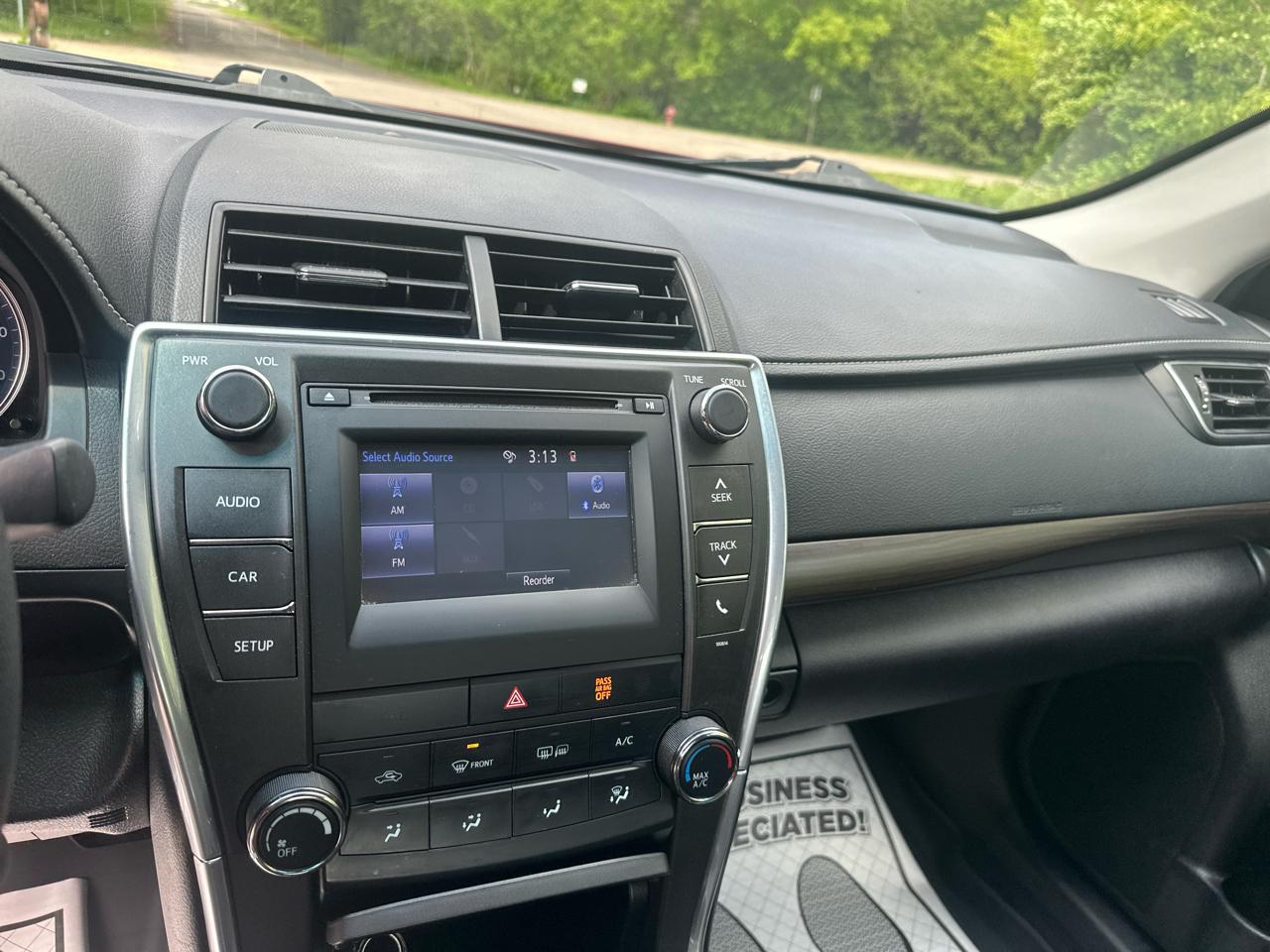 Toyota Camry XLE Auto (Natl) 2017