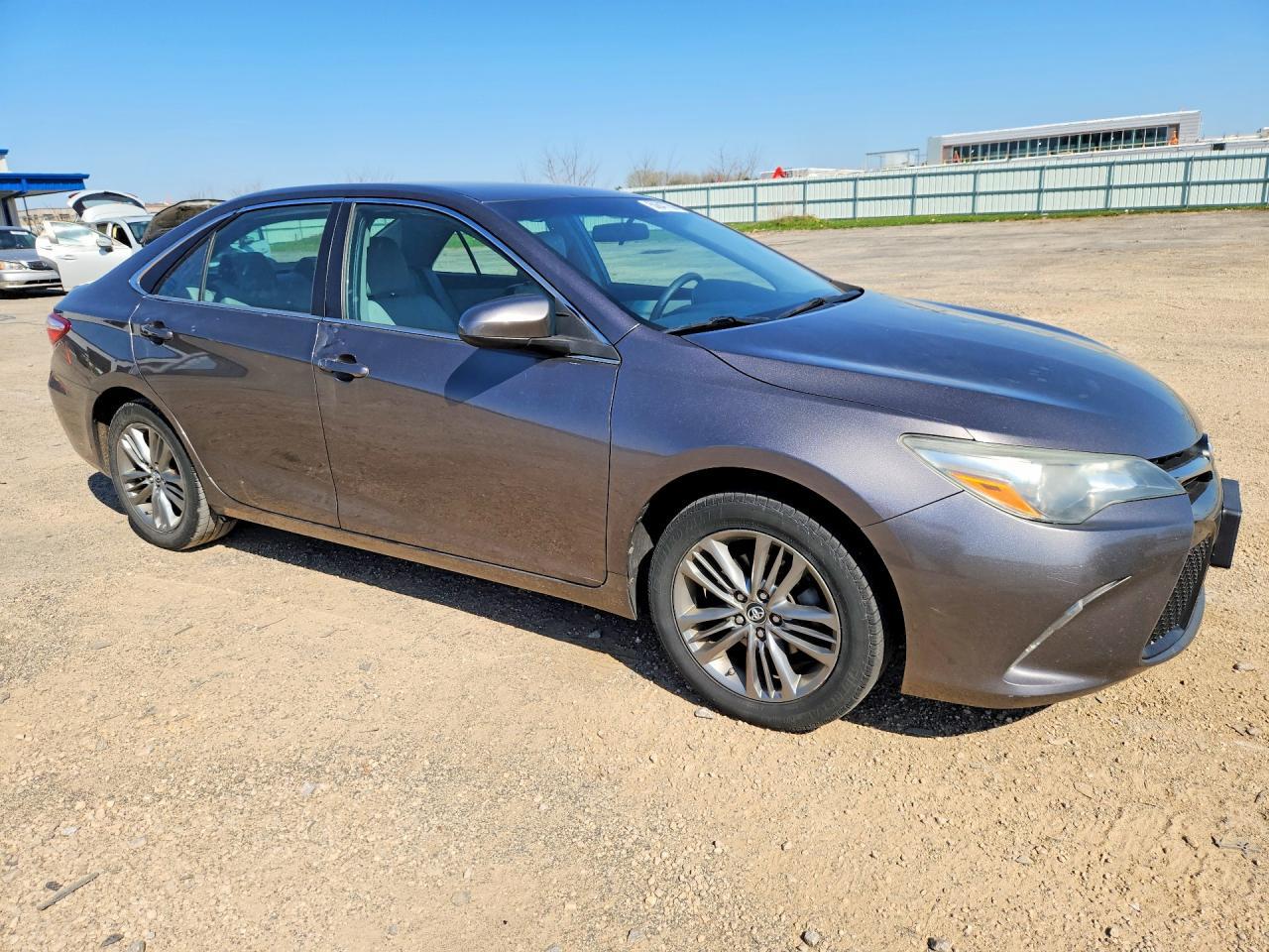 Toyota Camry 4dr Sdn I4 Auto XLE (Natl) 2016