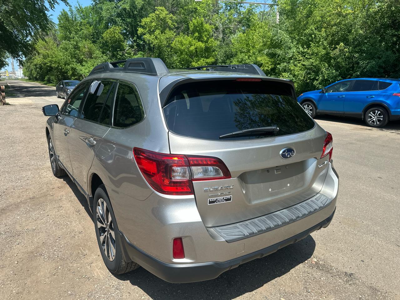 Subaru Outback 4dr Wgn 2.5i Limited 2015