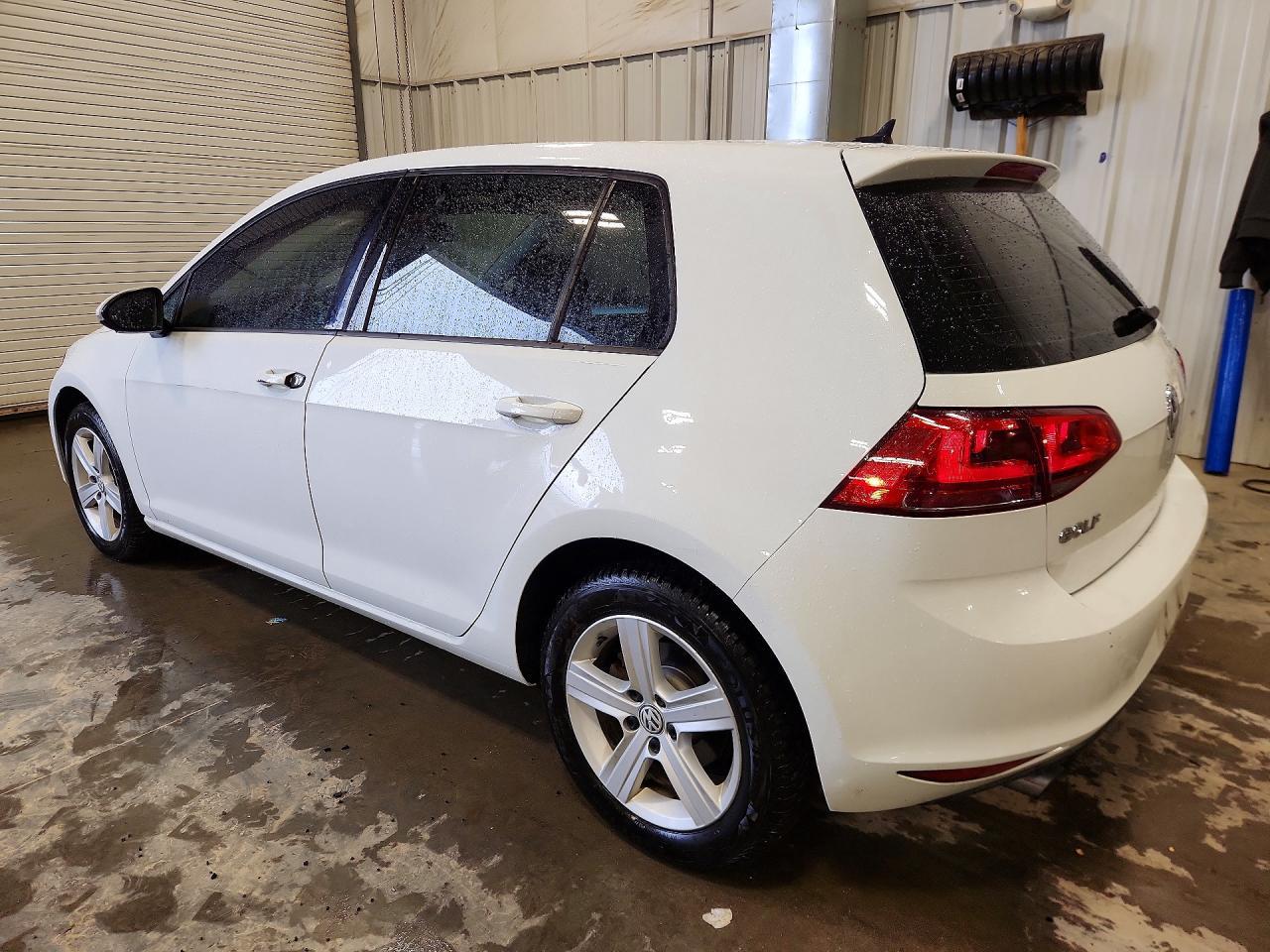 Volkswagen Golf 1.8T 4-Door S Manual 2017