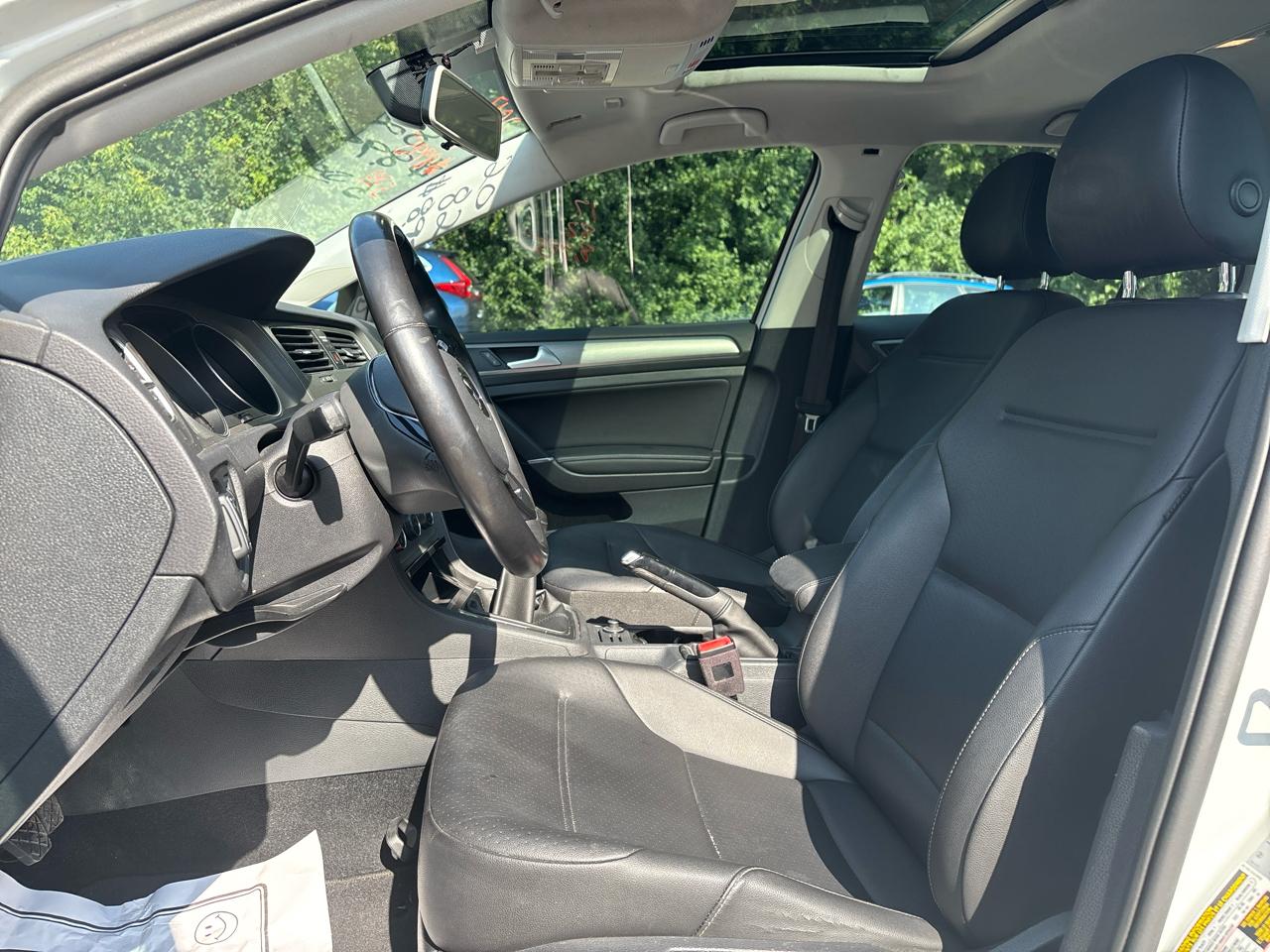 Volkswagen Golf 1.8T 4-Door S Manual 2017
