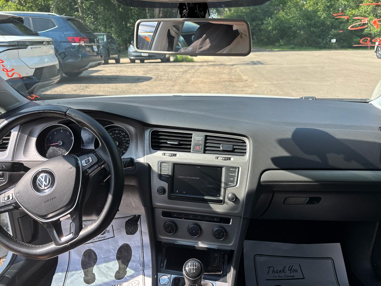 Volkswagen Golf 1.8T 4-Door S Manual 2017