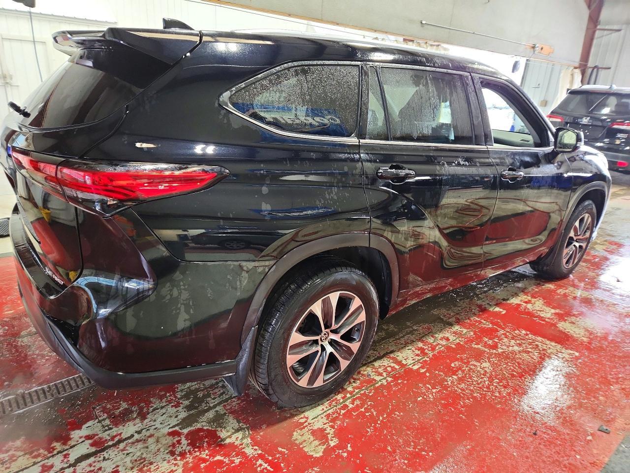Toyota Highlander XLE AWD (Natl) 2021