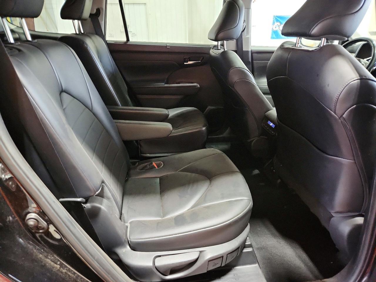 Toyota Highlander XLE AWD (Natl) 2021