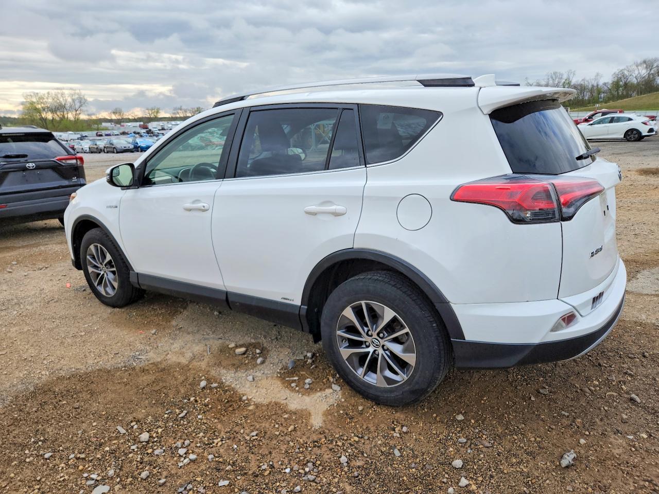 Toyota RAV4 Hybrid XLE AWD (Natl) 2017