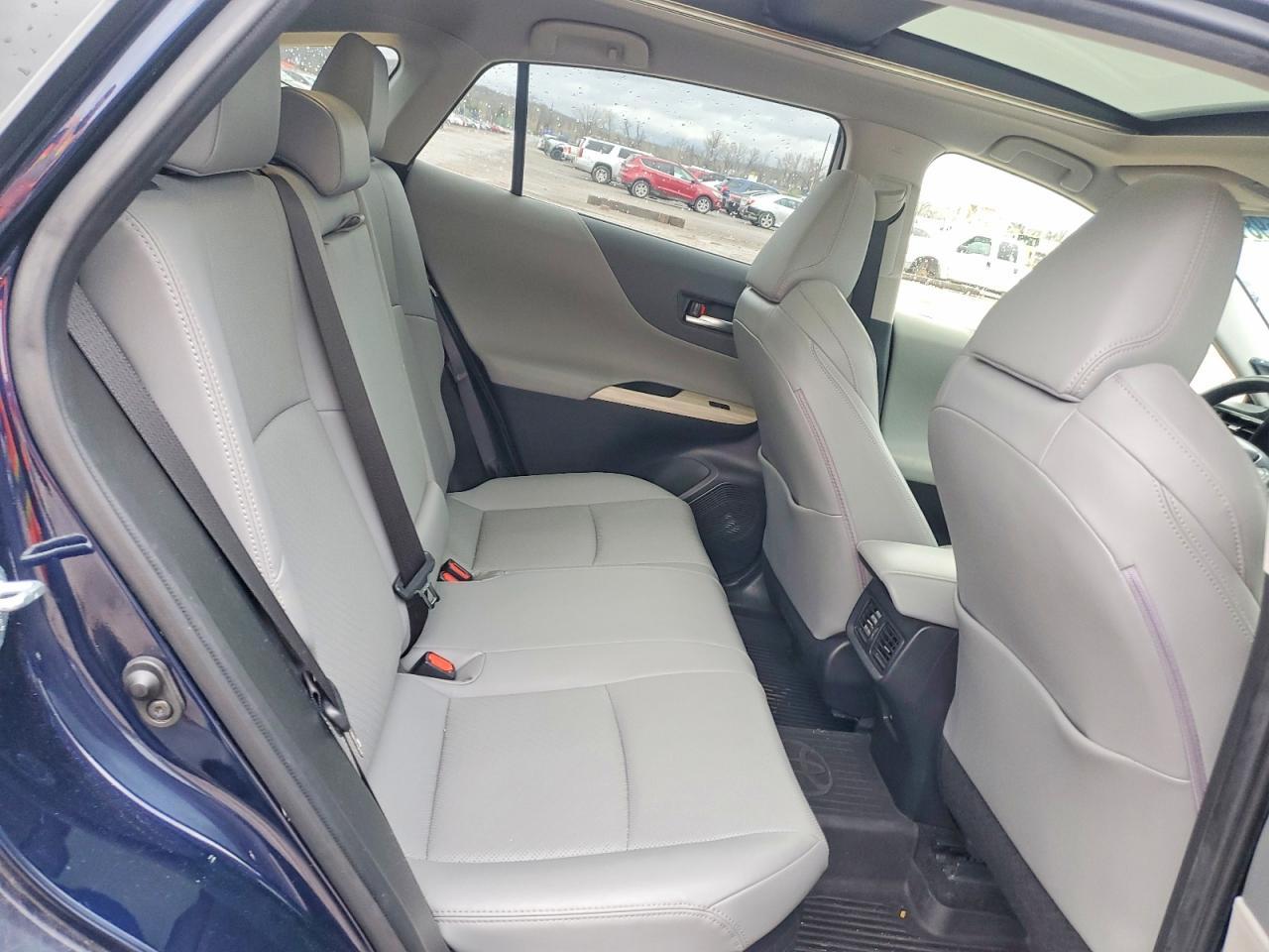 Toyota Venza LE AWD (Natl) 2021
