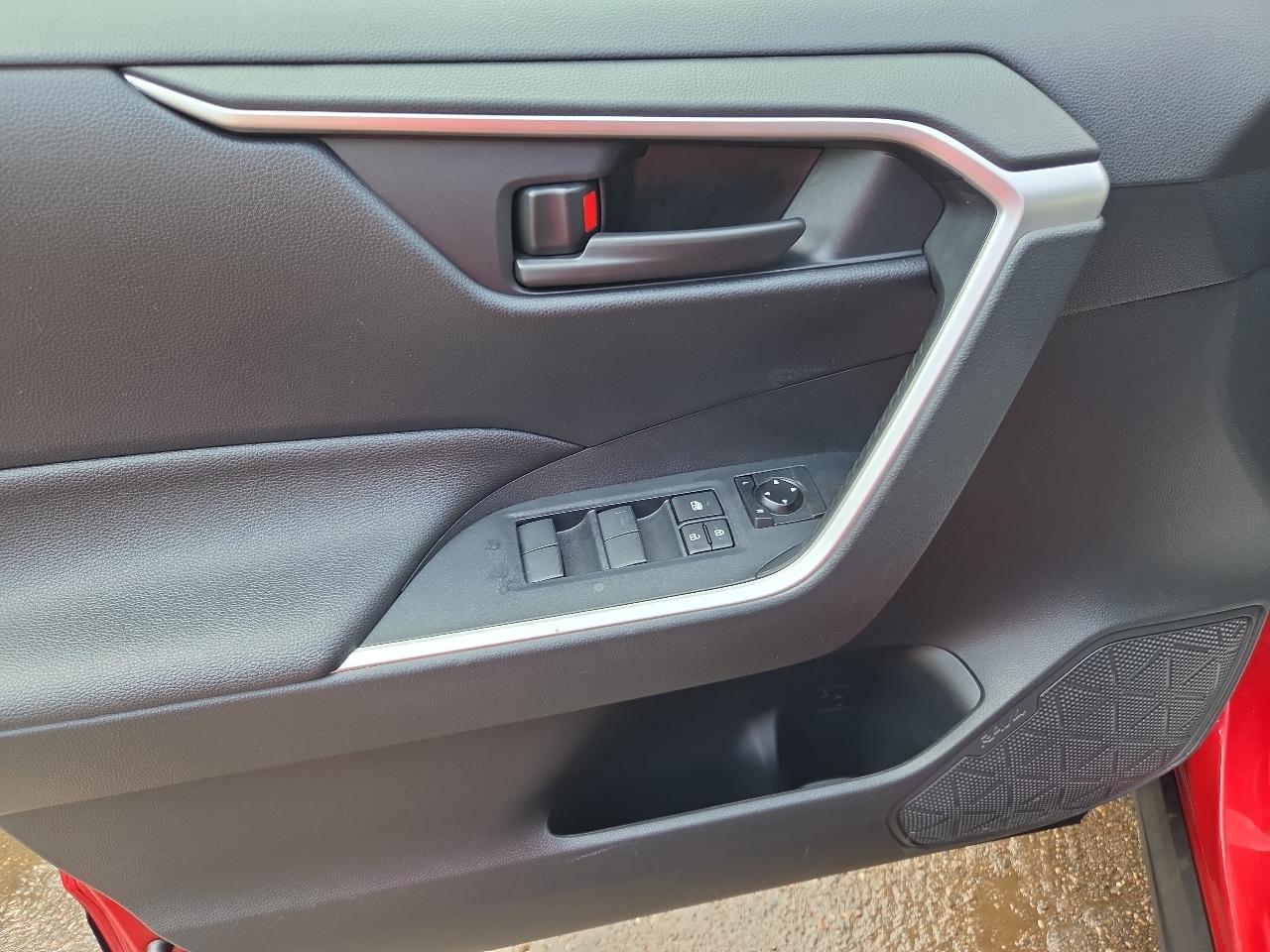Toyota RAV4 Prime SE (Natl) 2021
