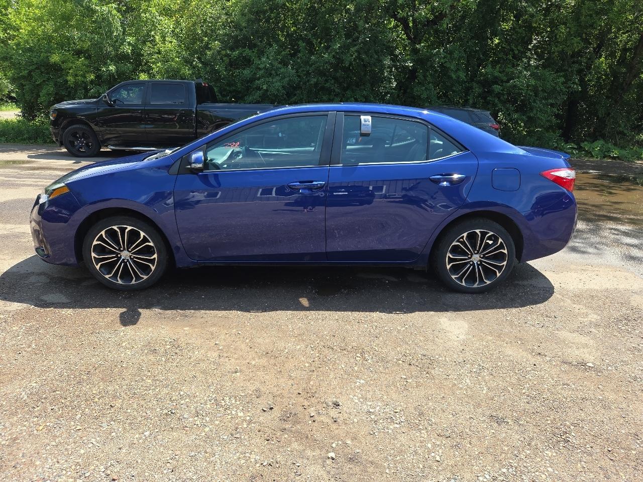 Toyota Corolla 4dr Sdn Man L (Natl) 2014