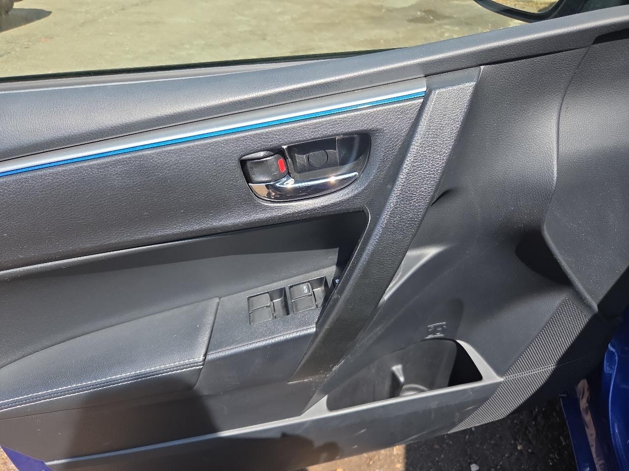 Toyota Corolla 4dr Sdn Man L (Natl) 2014