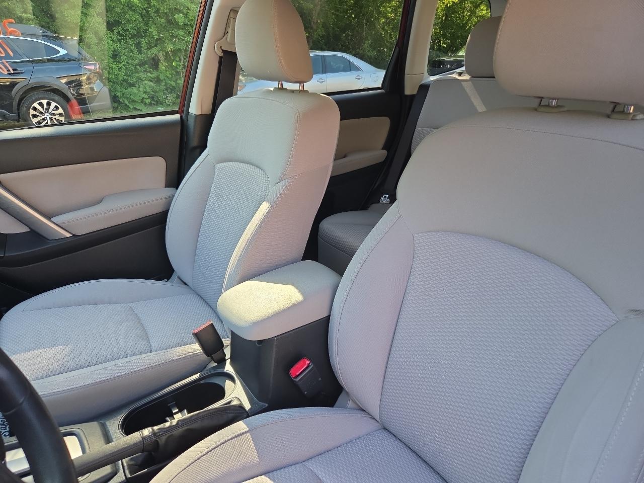 Subaru Forester 4dr CVT 2.5i Premium PZEV 2015