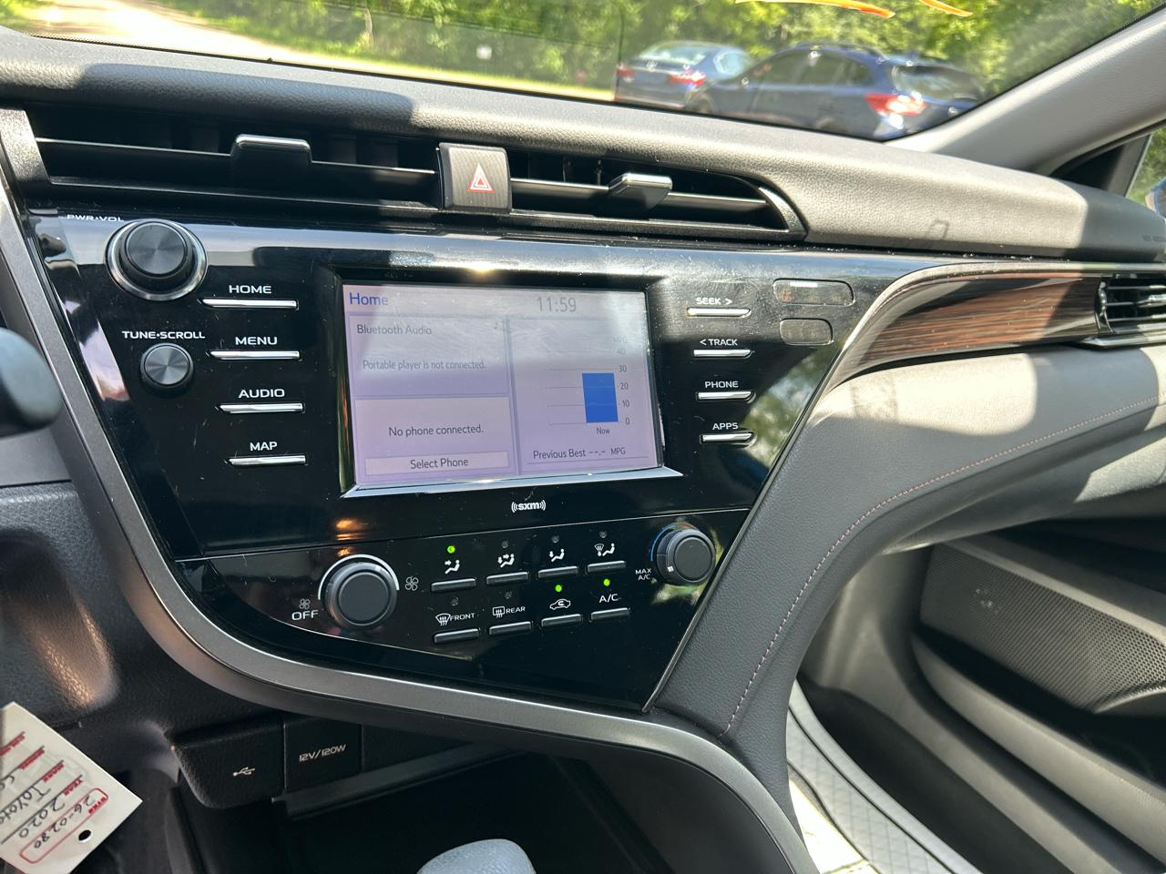 Toyota Camry LE Auto (Natl) 2020