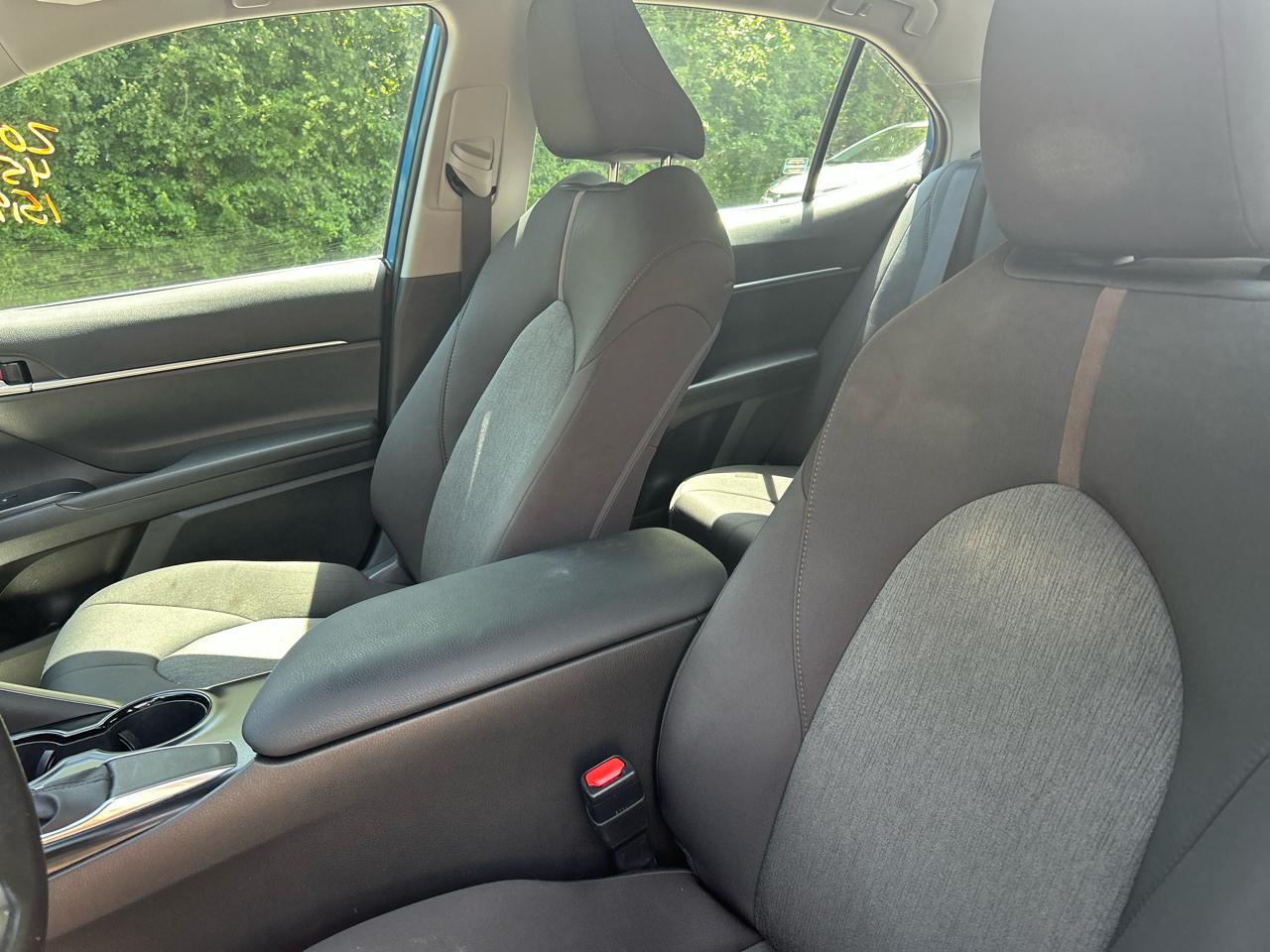 Toyota Camry LE Auto (Natl) 2020