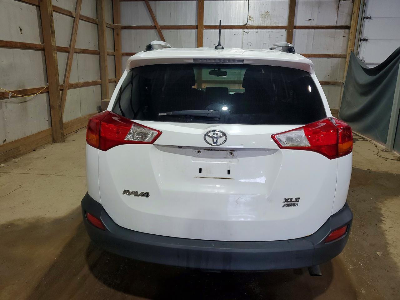 Toyota RAV4 AWD 4dr XLE (Natl) 2015