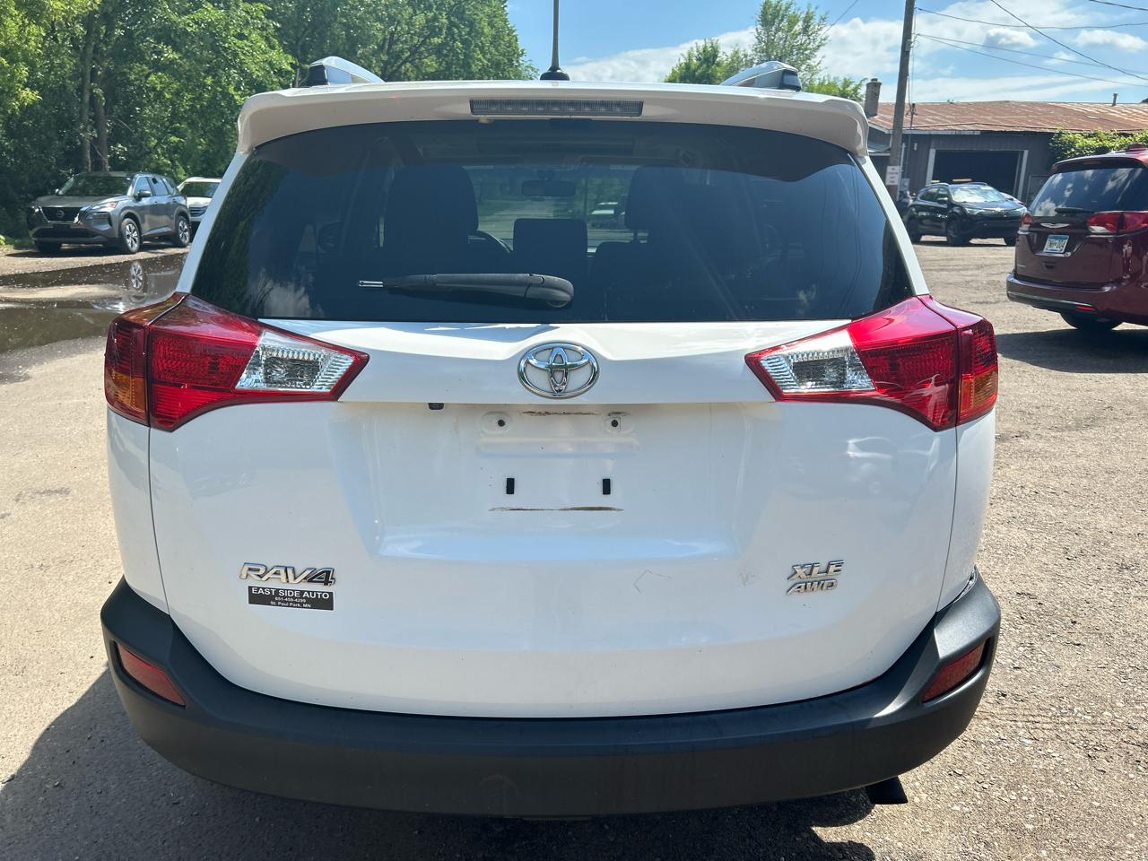 Toyota RAV4 AWD 4dr XLE (Natl) 2015