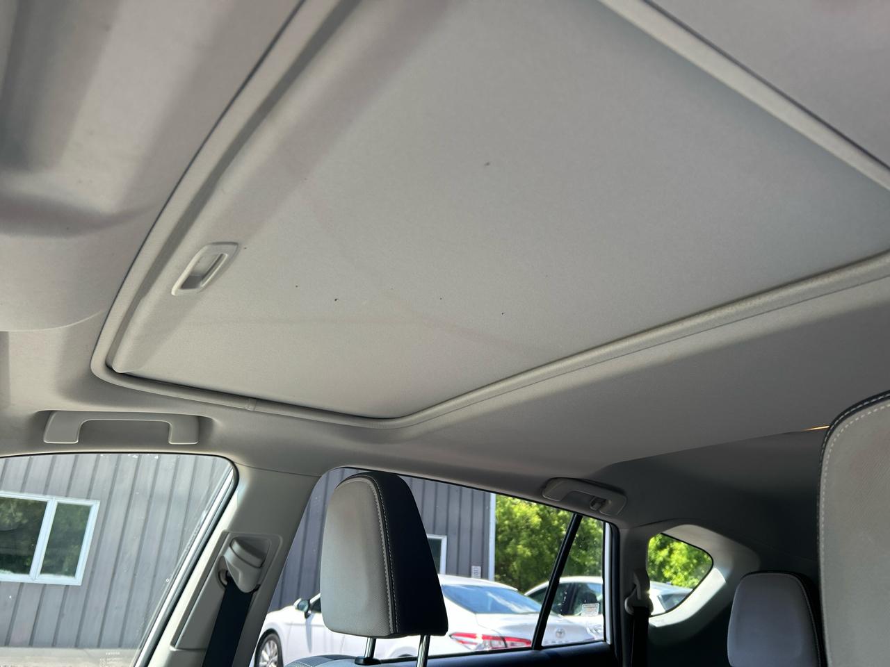 Toyota RAV4 AWD 4dr XLE (Natl) 2015