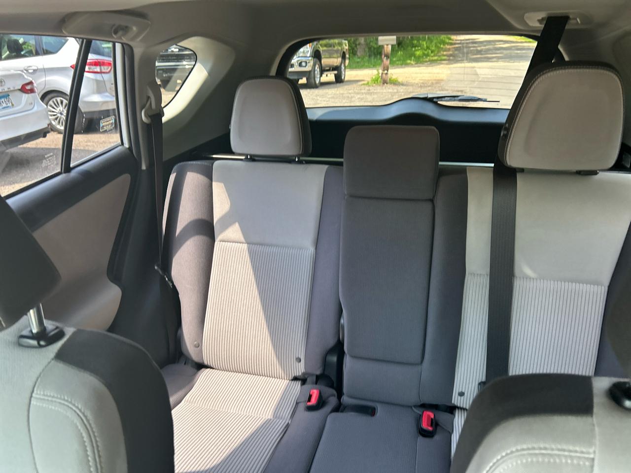 Toyota RAV4 AWD 4dr XLE (Natl) 2015