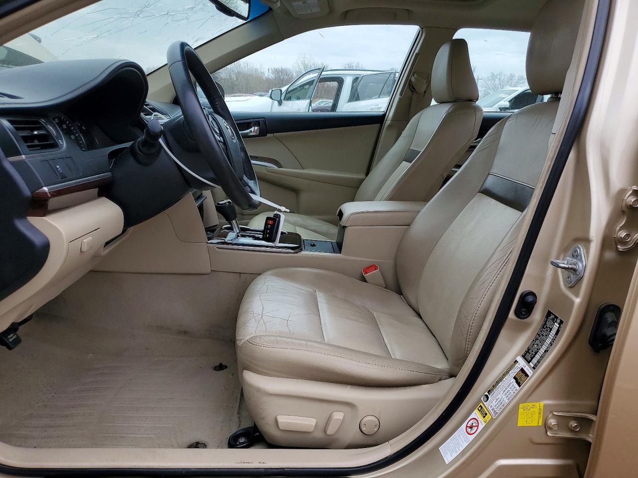 Toyota Camry 4dr Sdn V6 Auto SE (Natl) 2012