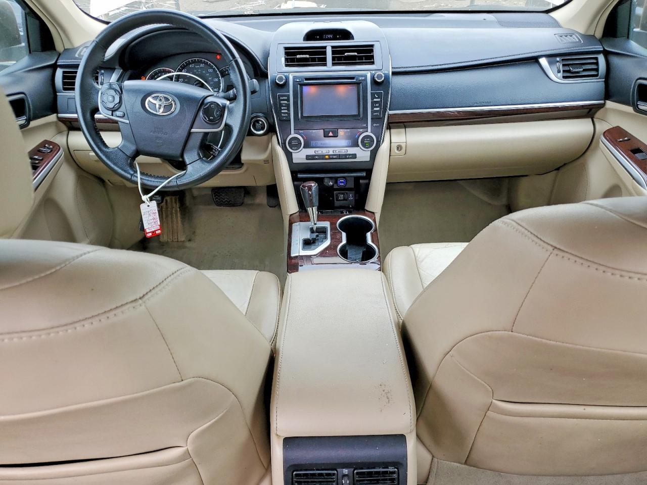 Toyota Camry 4dr Sdn V6 Auto SE (Natl) 2012