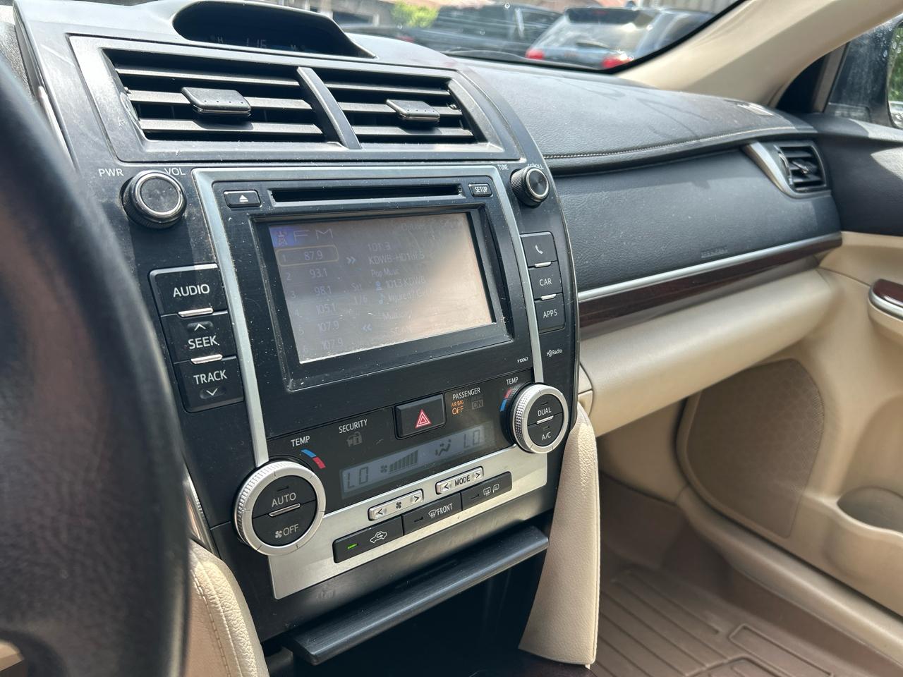 Toyota Camry 4dr Sdn V6 Auto SE (Natl) 2012