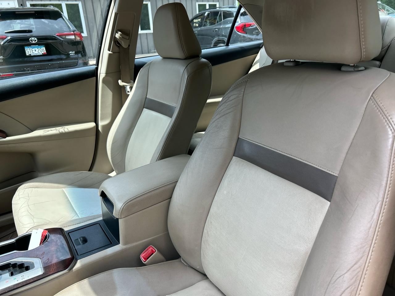 Toyota Camry 4dr Sdn V6 Auto SE (Natl) 2012