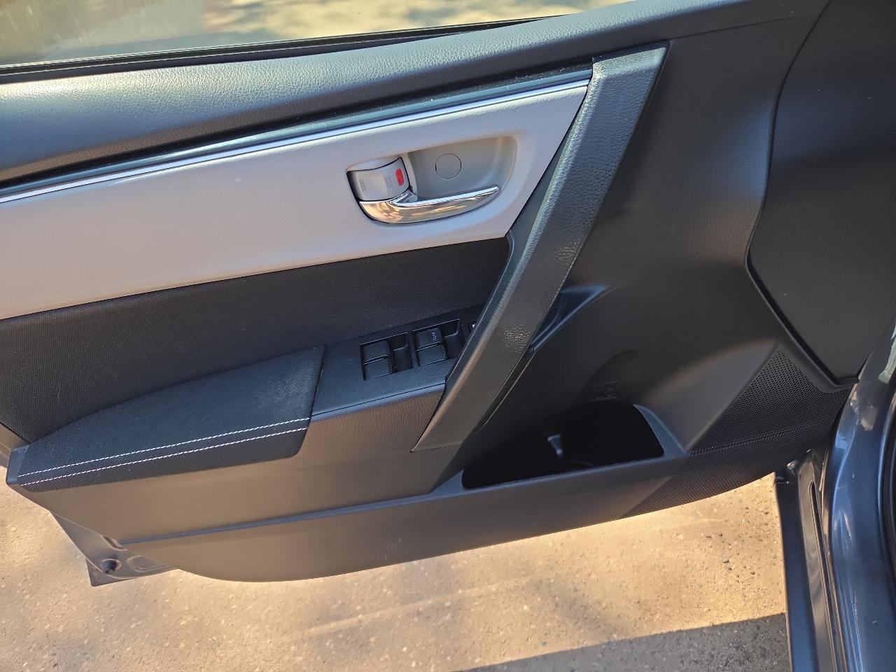 Toyota Corolla L CVT (Natl) 2017