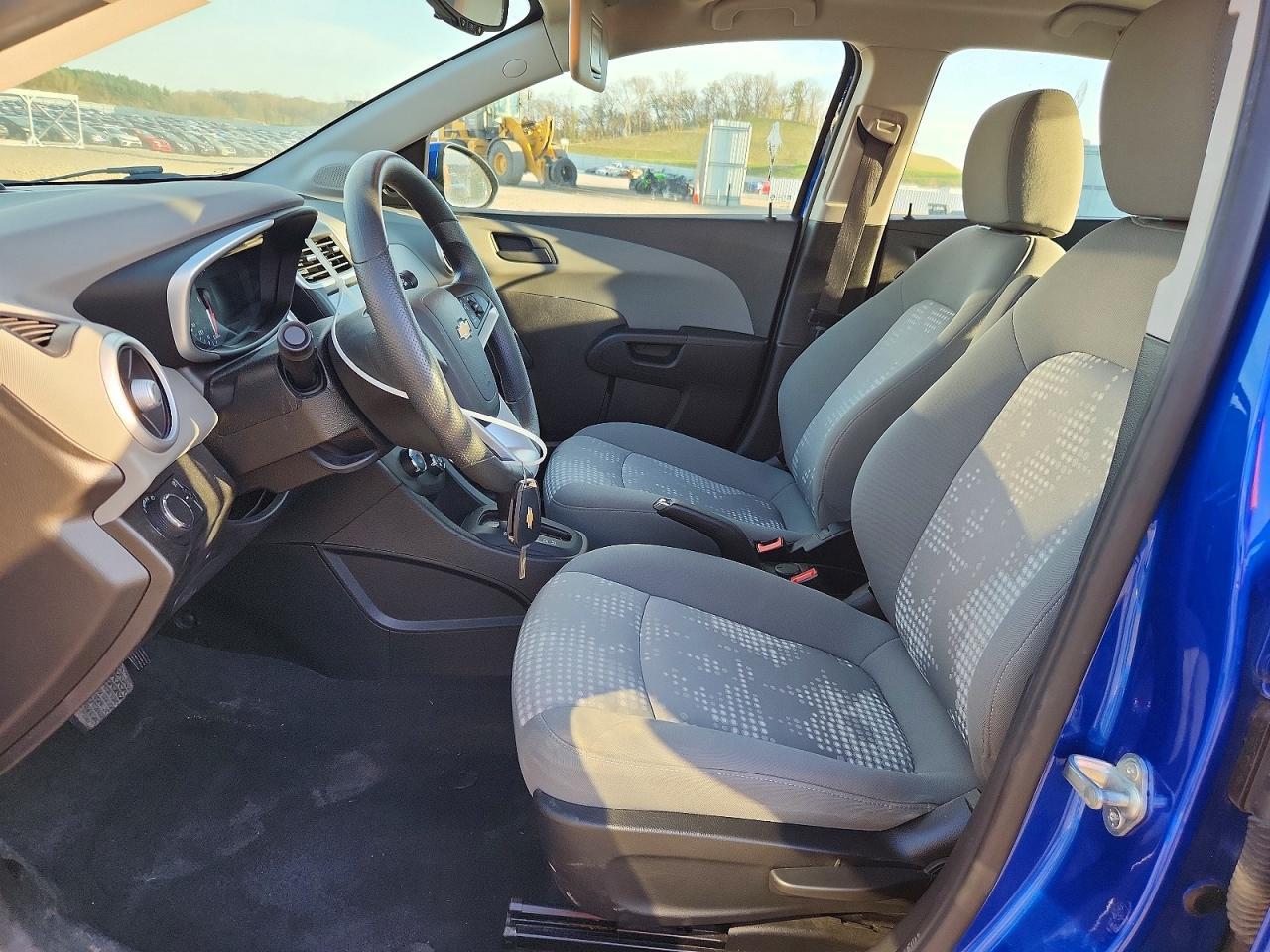 Chevrolet Sonic 4dr Sdn LS 2020