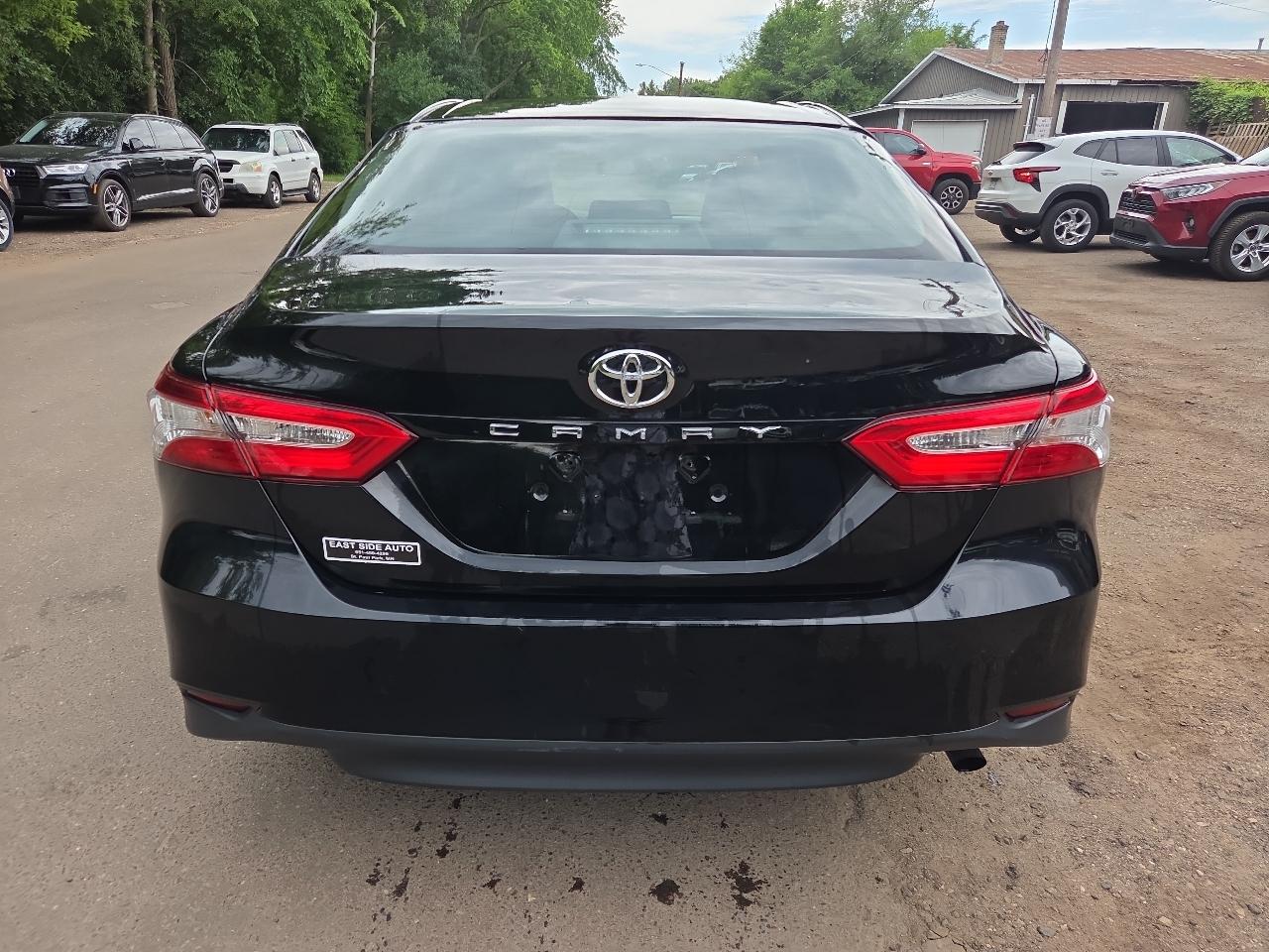 Toyota Camry LE Auto (Natl) 2018