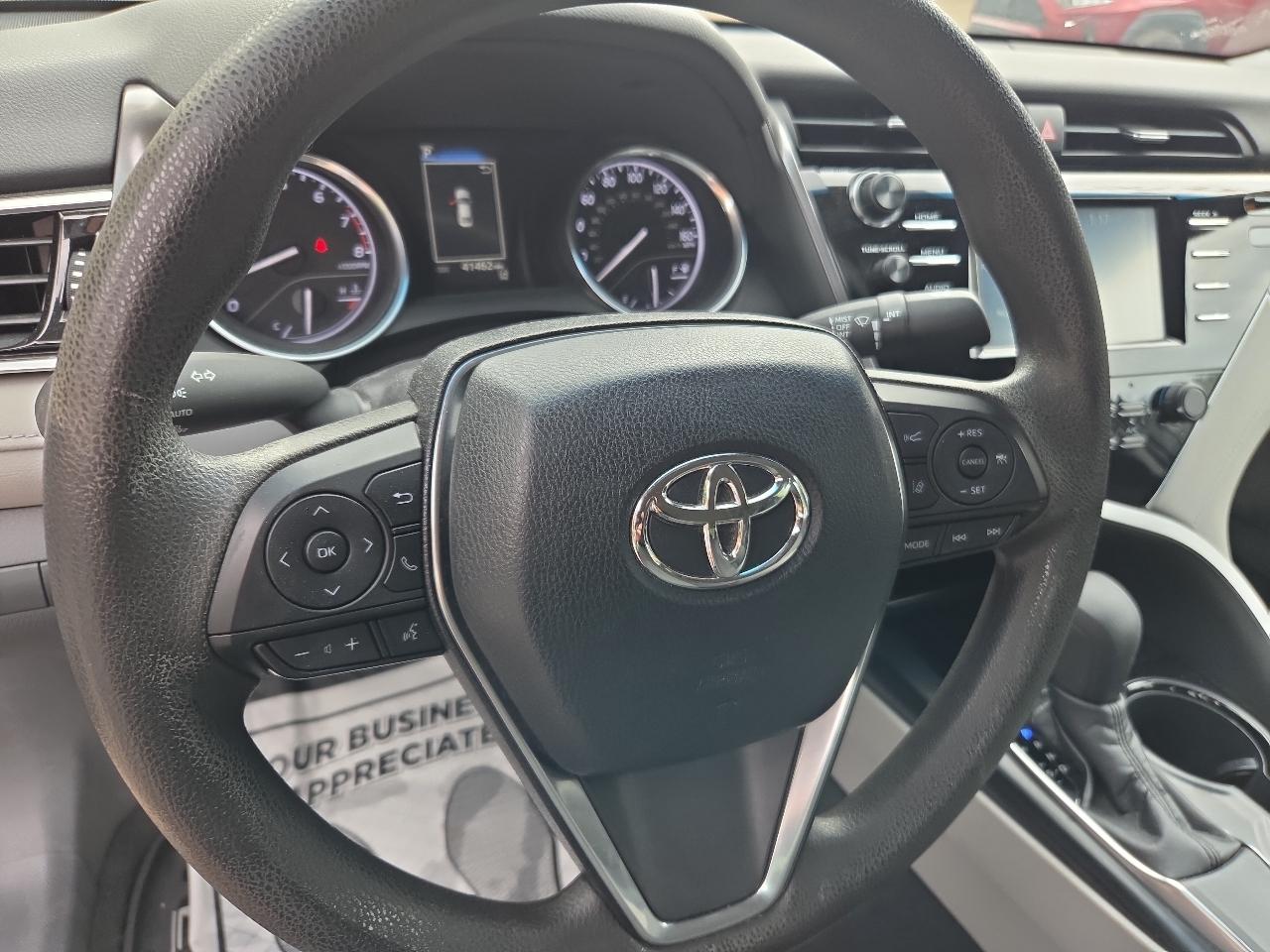 Toyota Camry LE Auto (Natl) 2018
