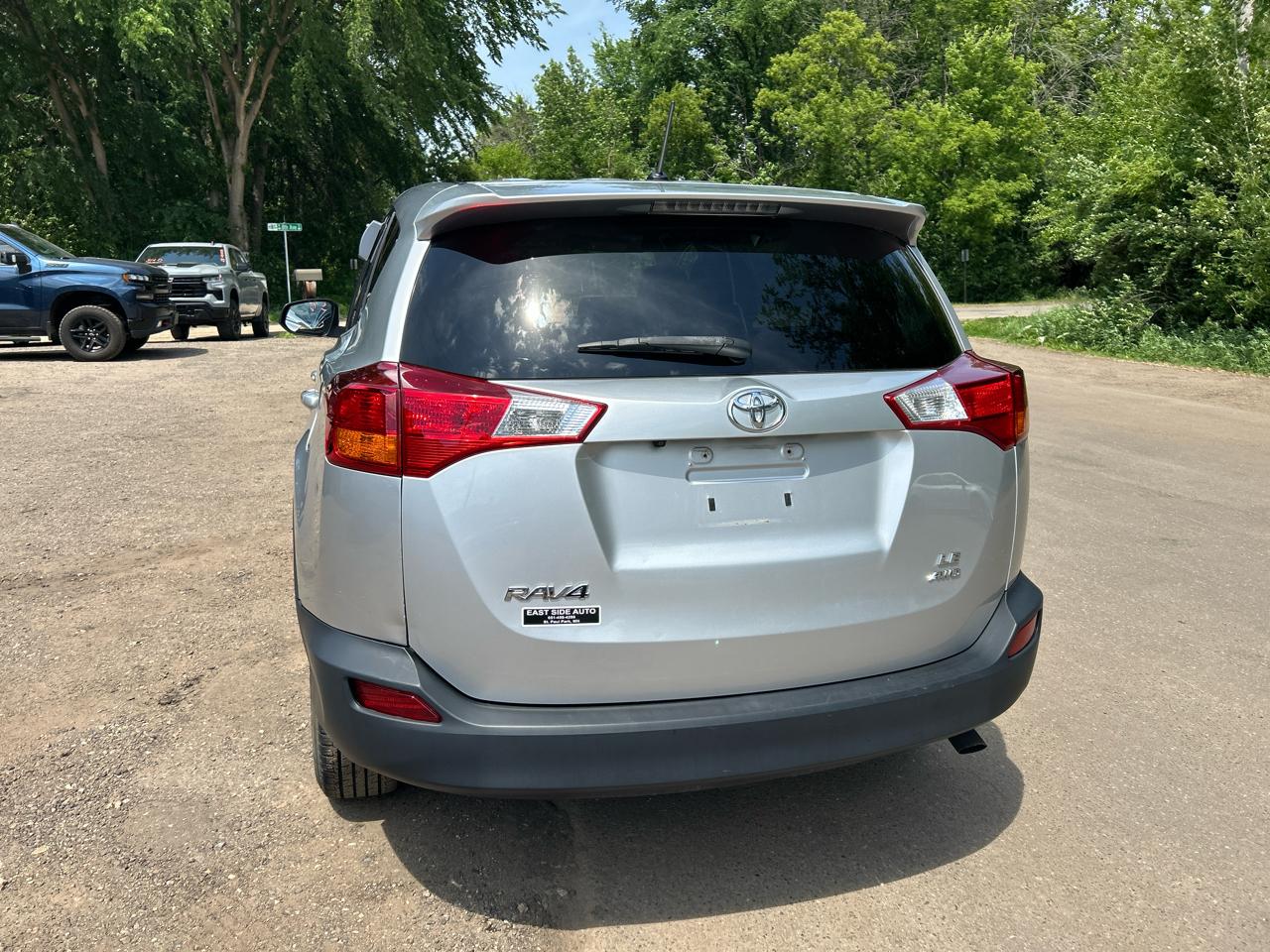 Toyota RAV4 AWD 4dr LE (Natl) 2015