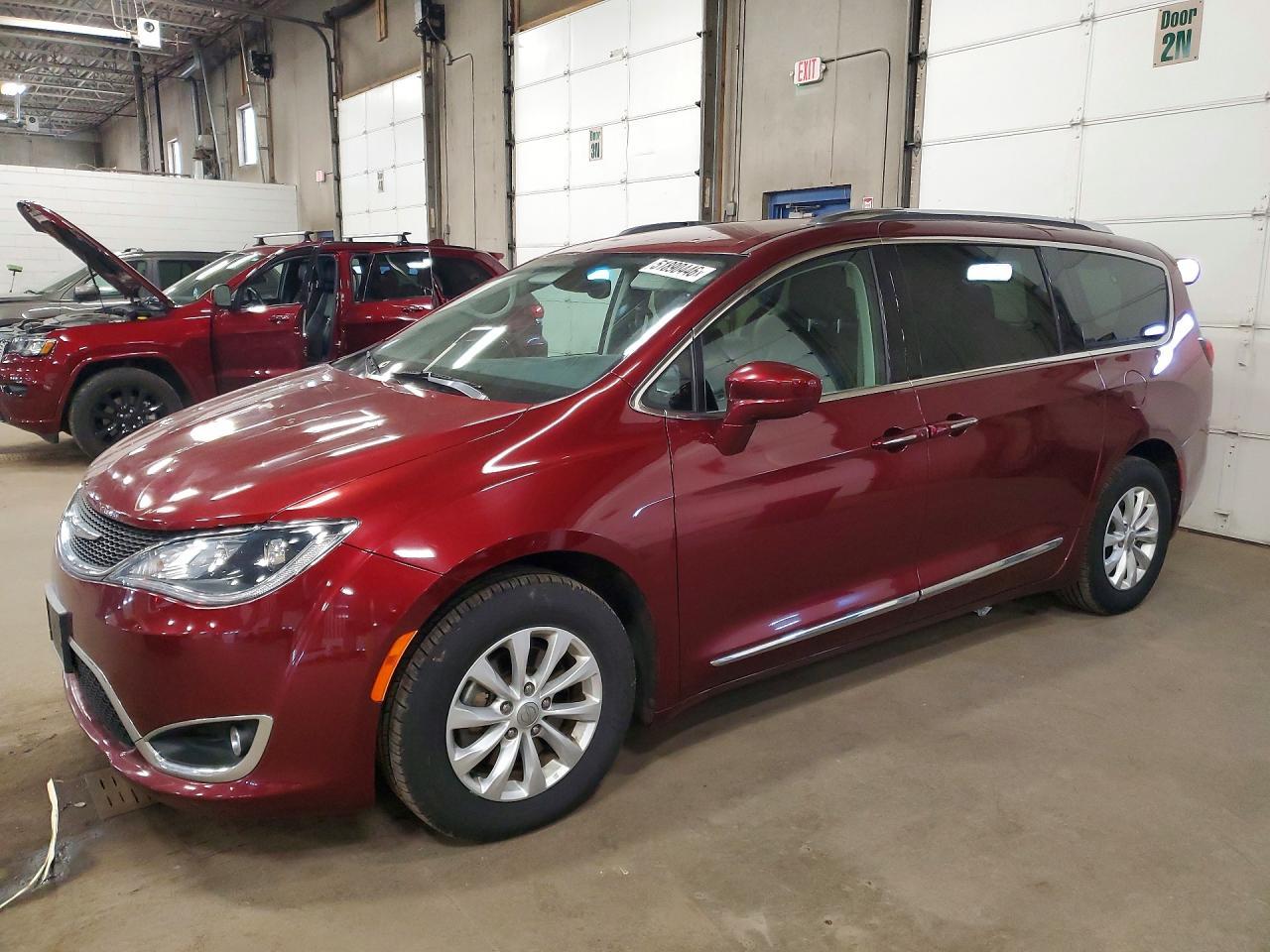 Chrysler Pacifica Touring L FWD 2019