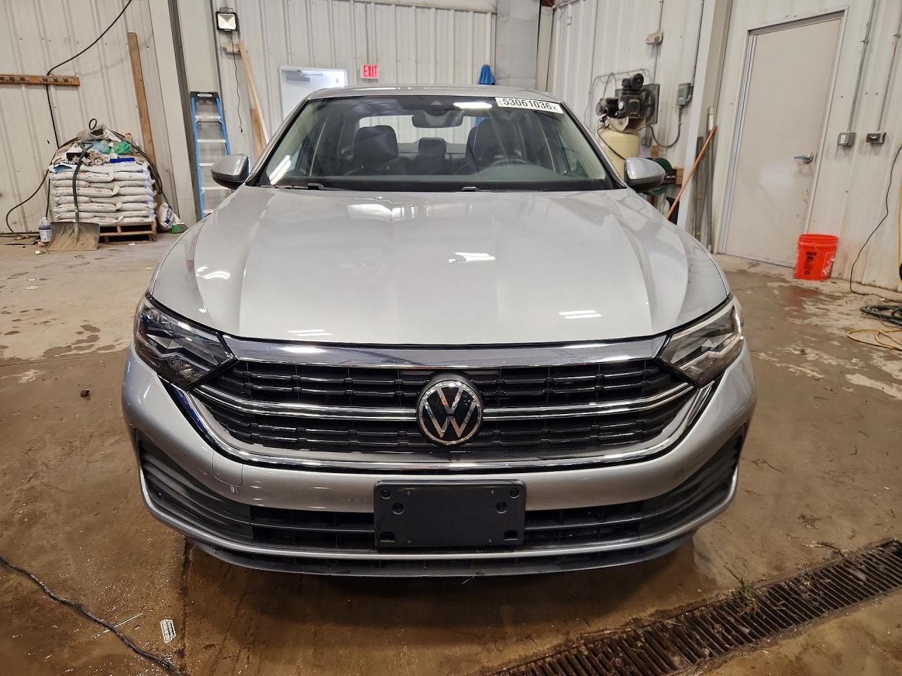 Volkswagen Jetta SE Auto 2022