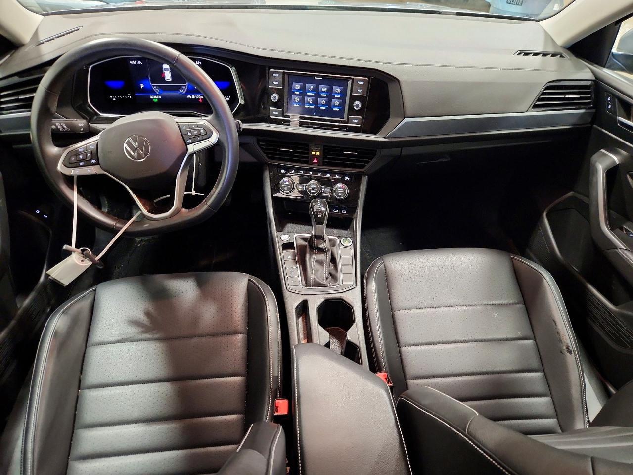 Volkswagen Jetta SE Auto 2022