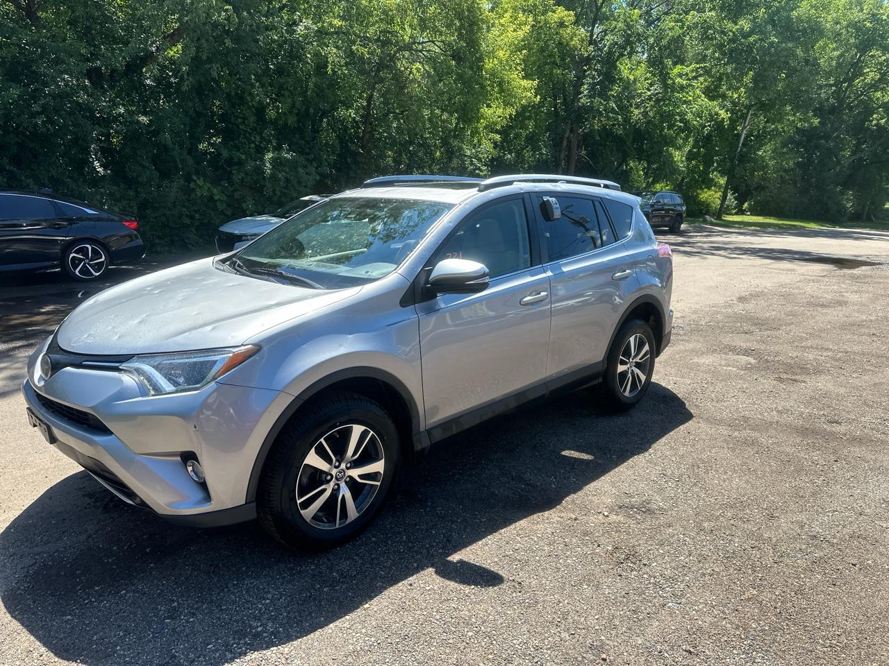 Toyota RAV4 XLE FWD (Natl) 2018