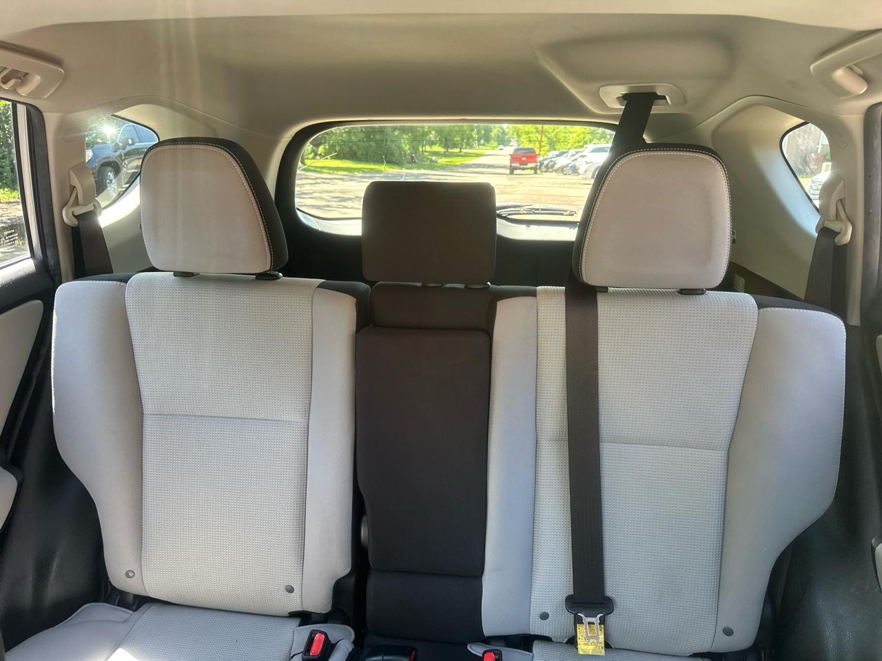 Toyota RAV4 XLE FWD (Natl) 2018