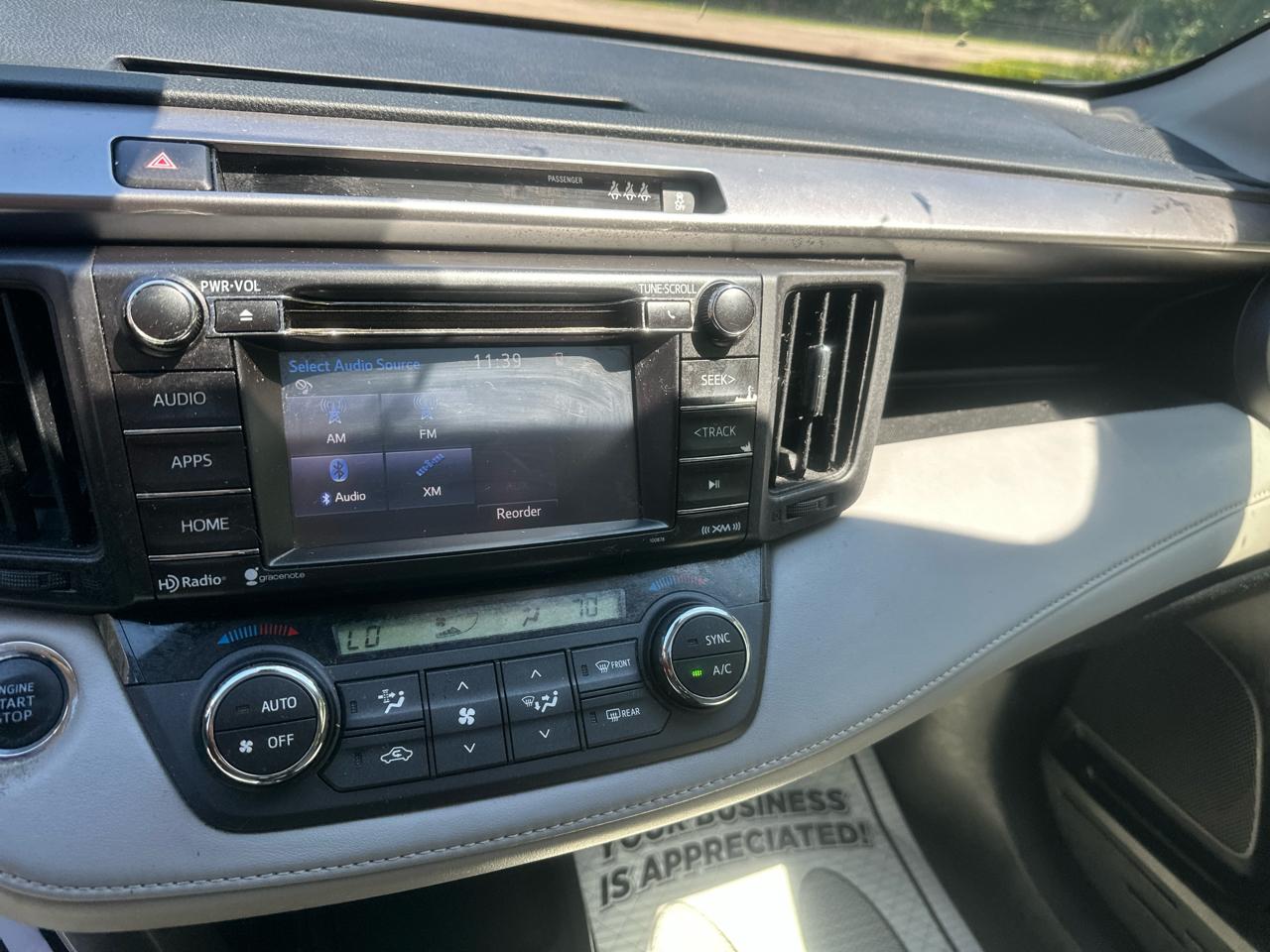 Toyota RAV4 XLE FWD (Natl) 2018