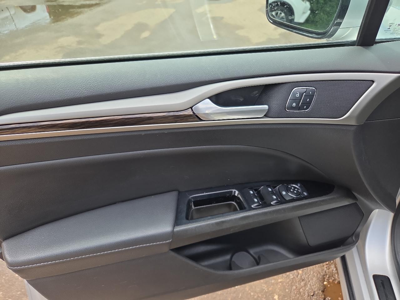 Ford Fusion 4dr Sdn SE FWD 2016