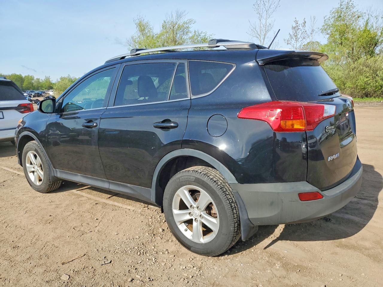Toyota RAV4 AWD 4dr XLE (Natl) 2013