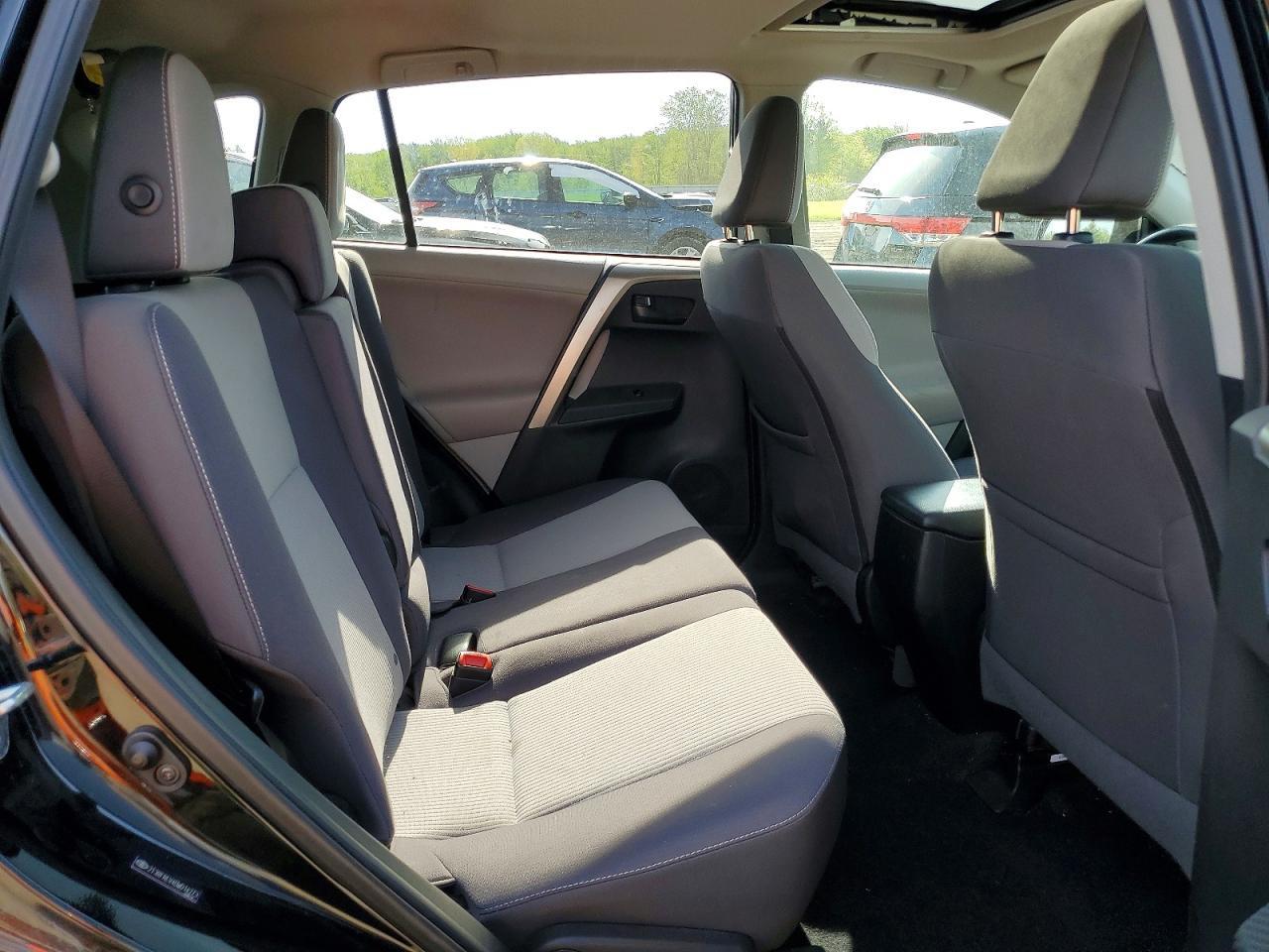 Toyota RAV4 AWD 4dr XLE (Natl) 2013