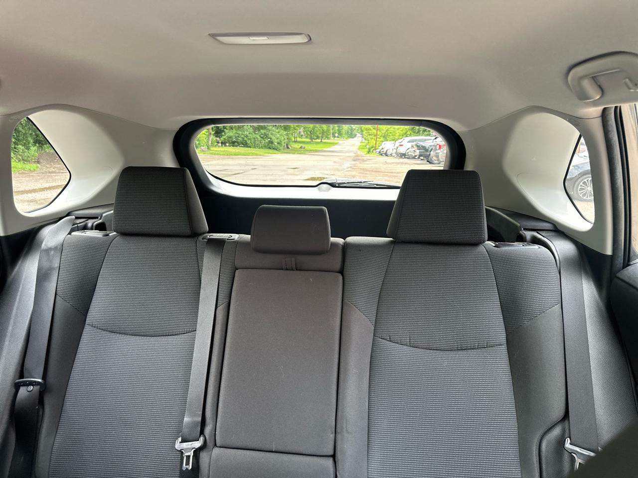 Toyota RAV4 LE AWD (Natl) 2022