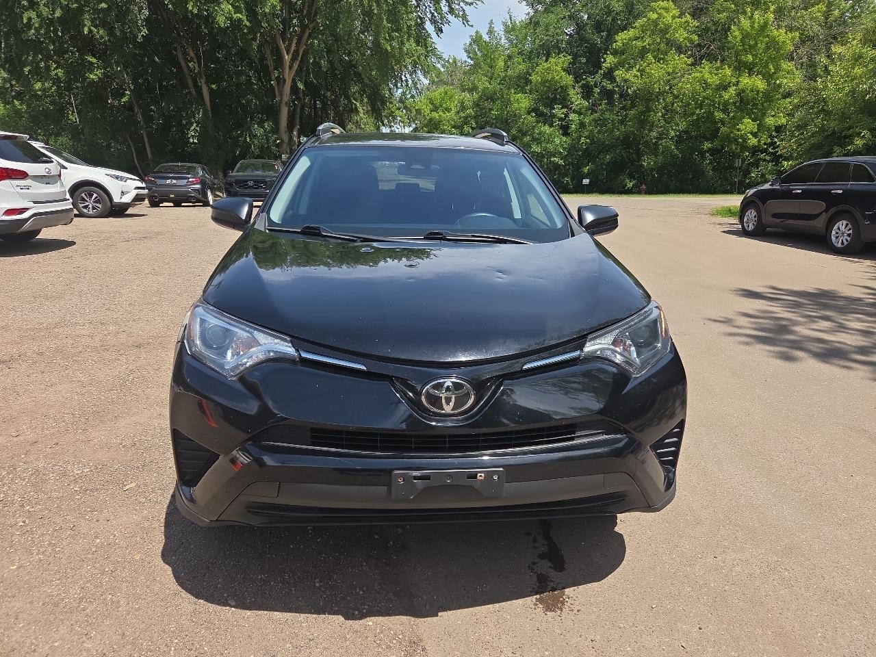 Toyota RAV4 LE FWD (Natl) 2018