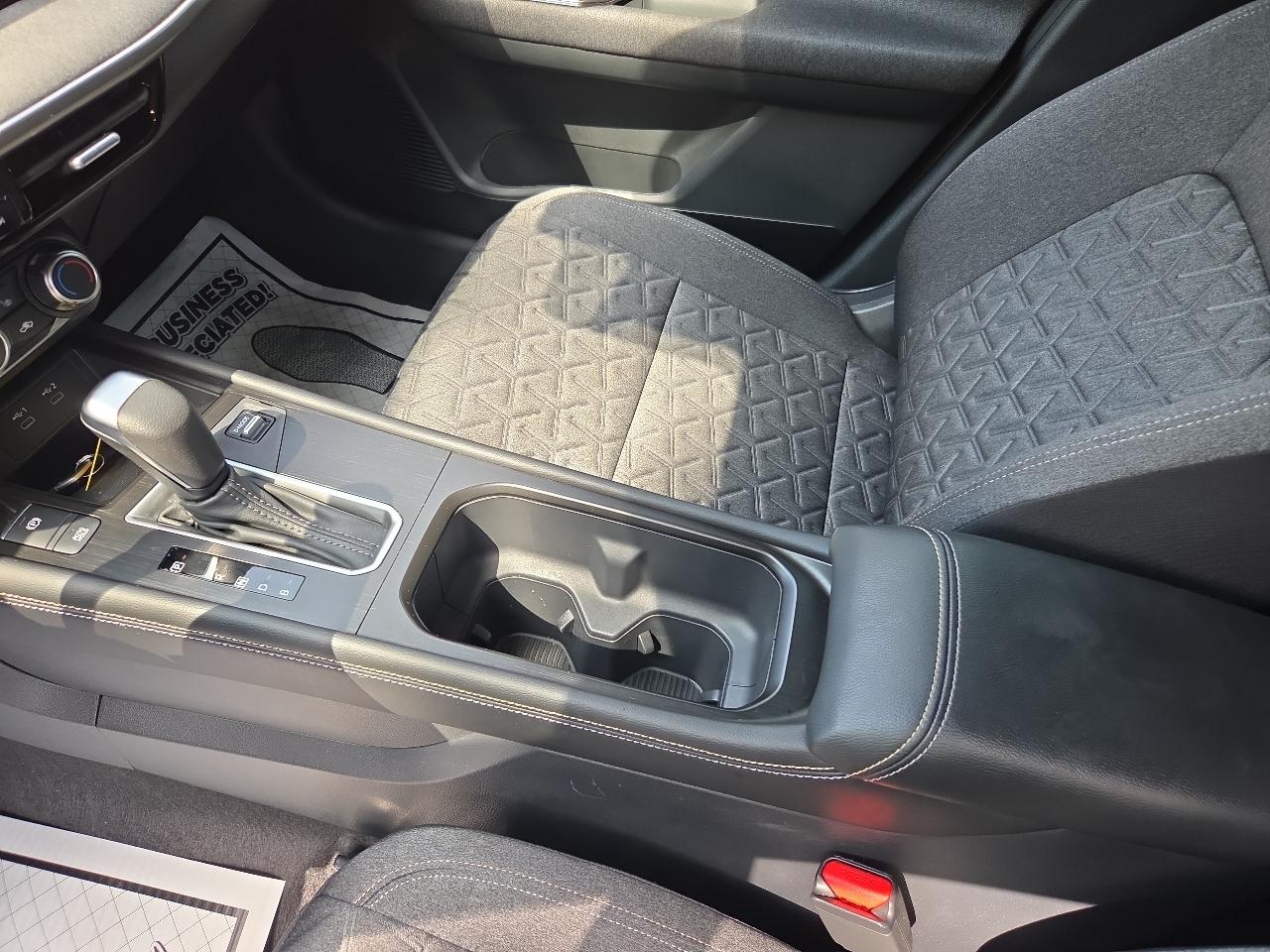 Nissan Kicks SV AWD 2025