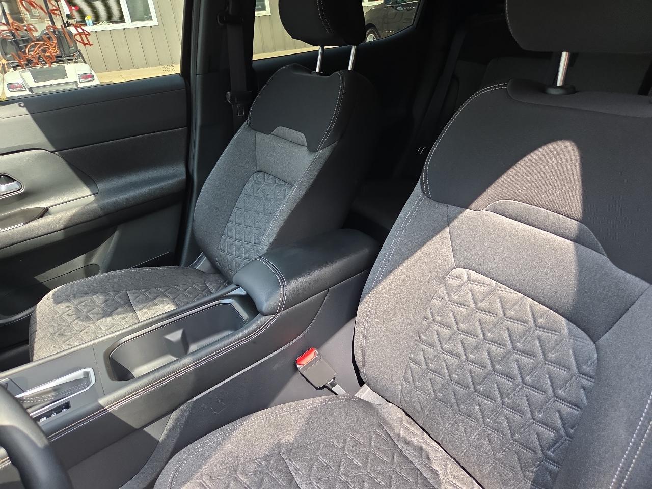 Nissan Kicks SV AWD 2025