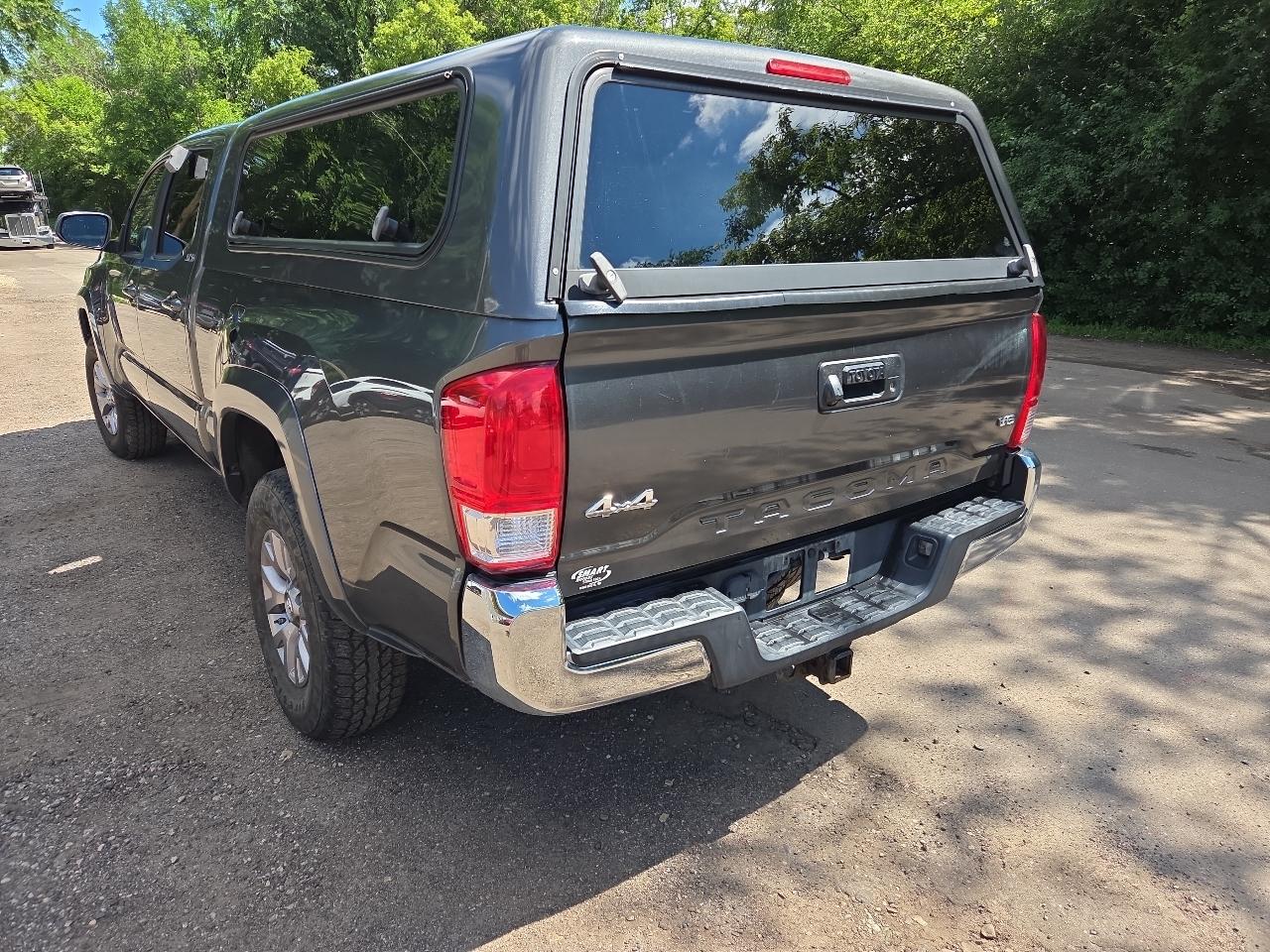Toyota Tacoma 4WD Double Cab LB V6 AT SR5 (Natl) 2016