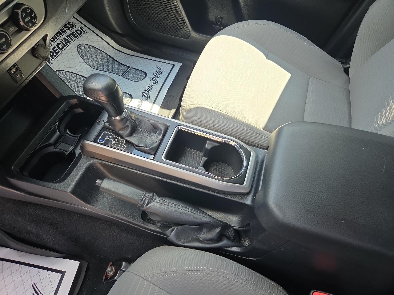 Toyota Tacoma 4WD Double Cab LB V6 AT SR5 (Natl) 2016