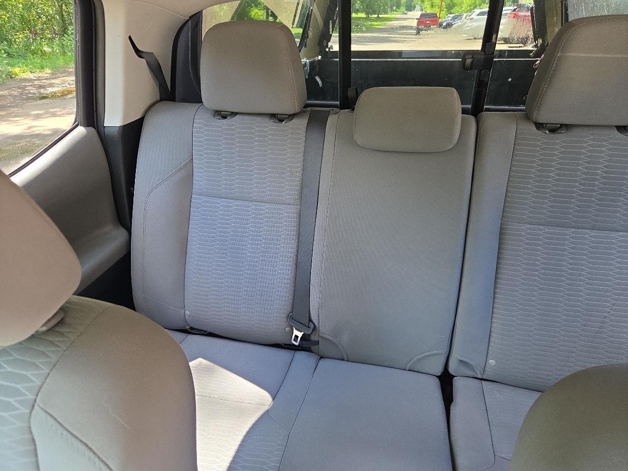 Toyota Tacoma 4WD Double Cab LB V6 AT SR5 (Natl) 2016