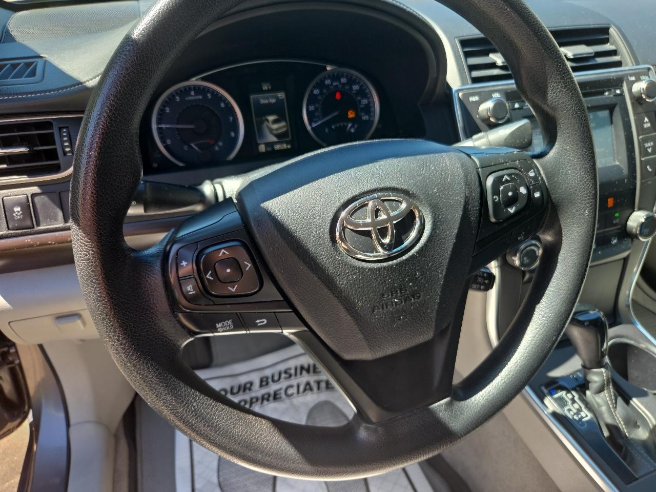 Toyota Camry 4dr Sdn I4 Auto XLE (Natl) 2016